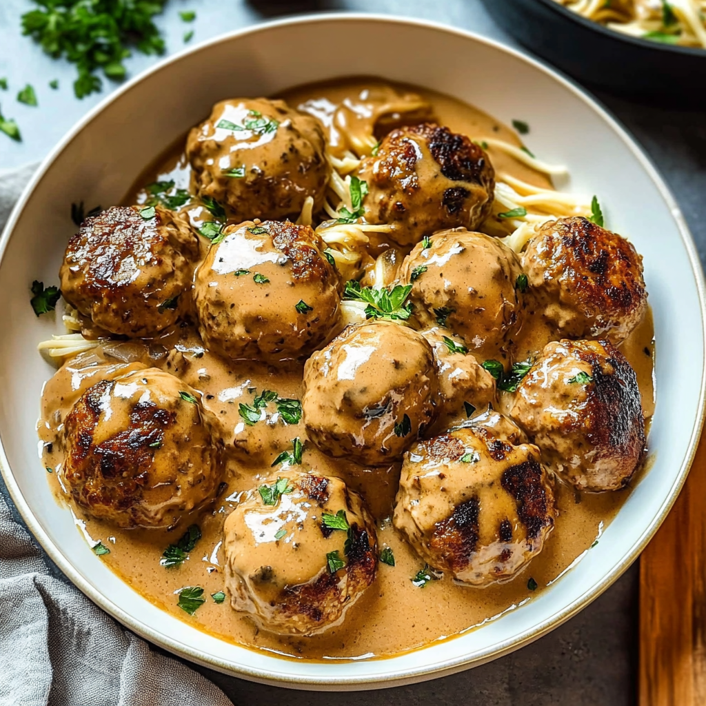 Recipe preparation for Keto Meatball Stroganoff